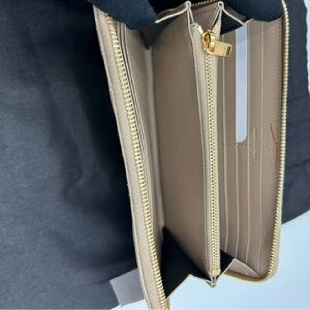 Women's SaintLaurent YSL monogram calf skin zip around wallet made in Italy. - Picture 6 of 12